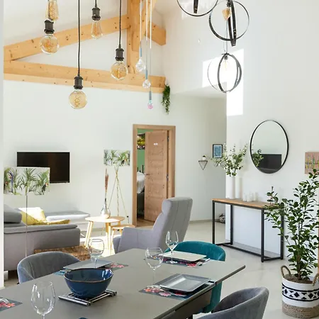 Country house L'esprit Du Cedre - Maison Individuelle Bonne
